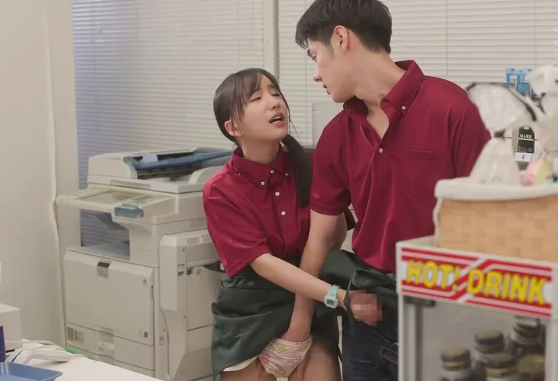 Ai rồi cũng vụng trộm bạn gái khi đi làm thêm mà thôi